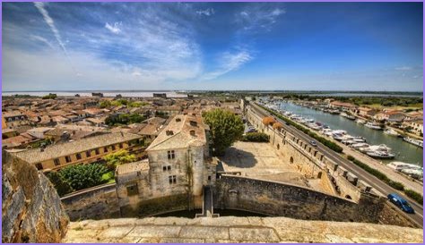 8 Majestic Walled Cities in France to Explore
