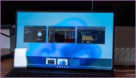 Does Windows 10 have multiple desktops?